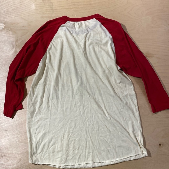 Red and White Graphic T-Shirt XL (OM) - Picture 12 of 12